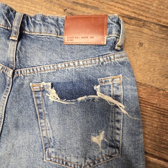 Distressed Zara Blue Denim The HW Short Size 4 - Picture 7 of 9